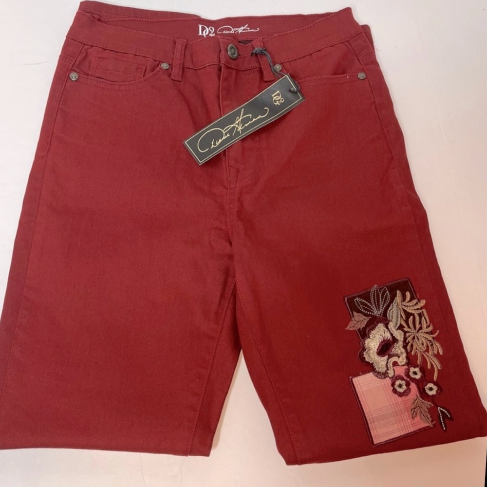 DG2 Diane Gilman Stretch Embroidered Patched Skinny Jeans, Wine Size 6 TALL New!